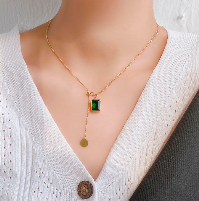 COLLAR ESMERALDA PODEROSA