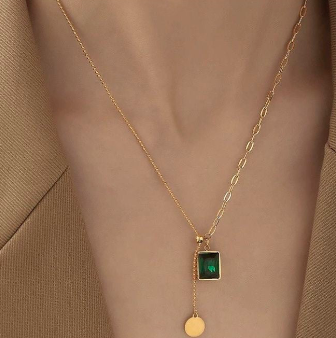 COLLAR ESMERALDA PODEROSA