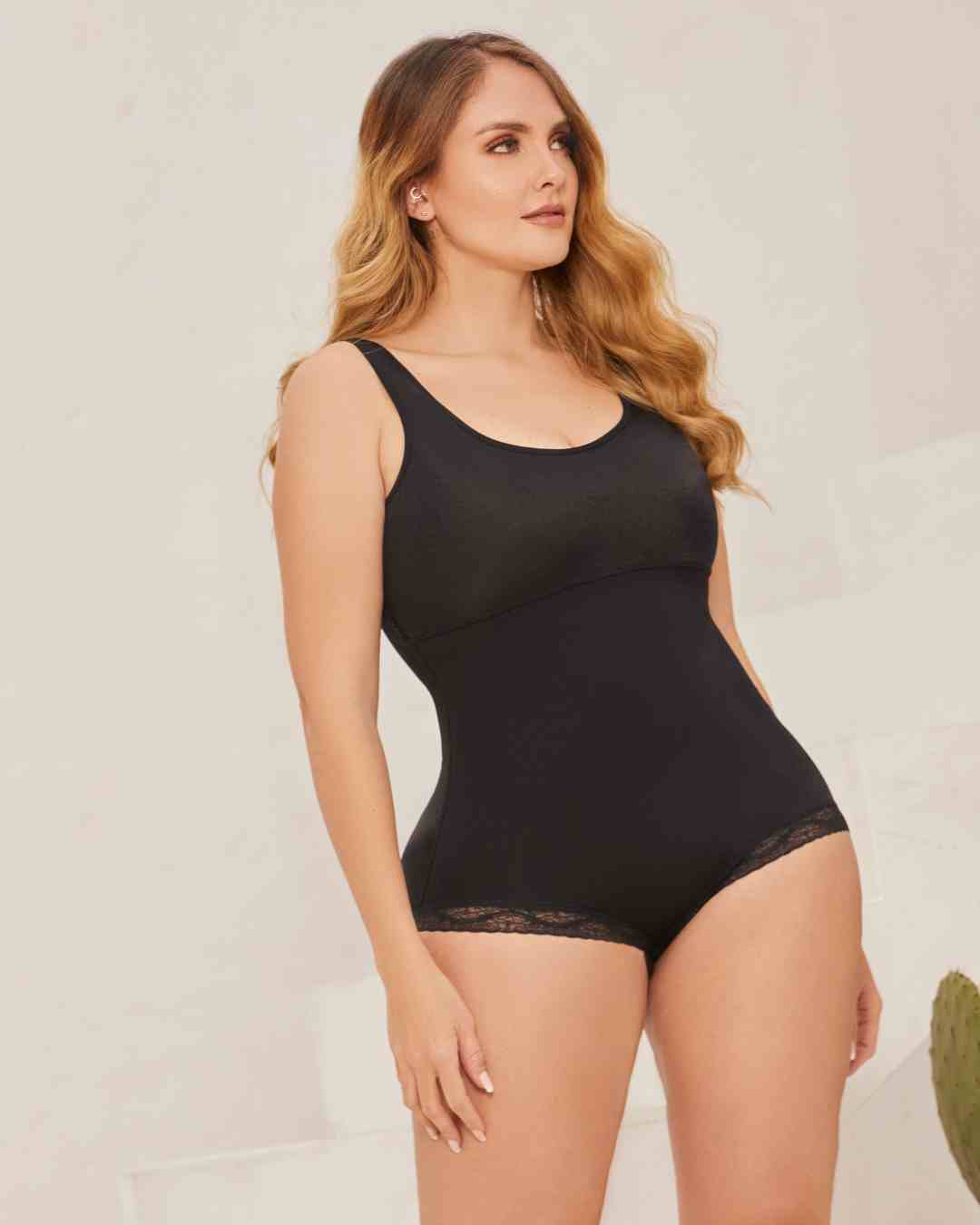 BODY DIOSA MOLDEADOR + UN CUBRE PEZONES DE OBSEQUIO